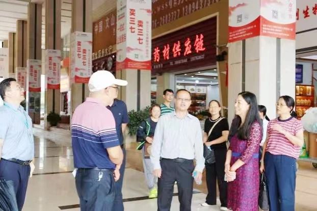 文山州政協(xié)副主席李順福蒞臨特安吶公司調(diào)研重點提案辦理情況